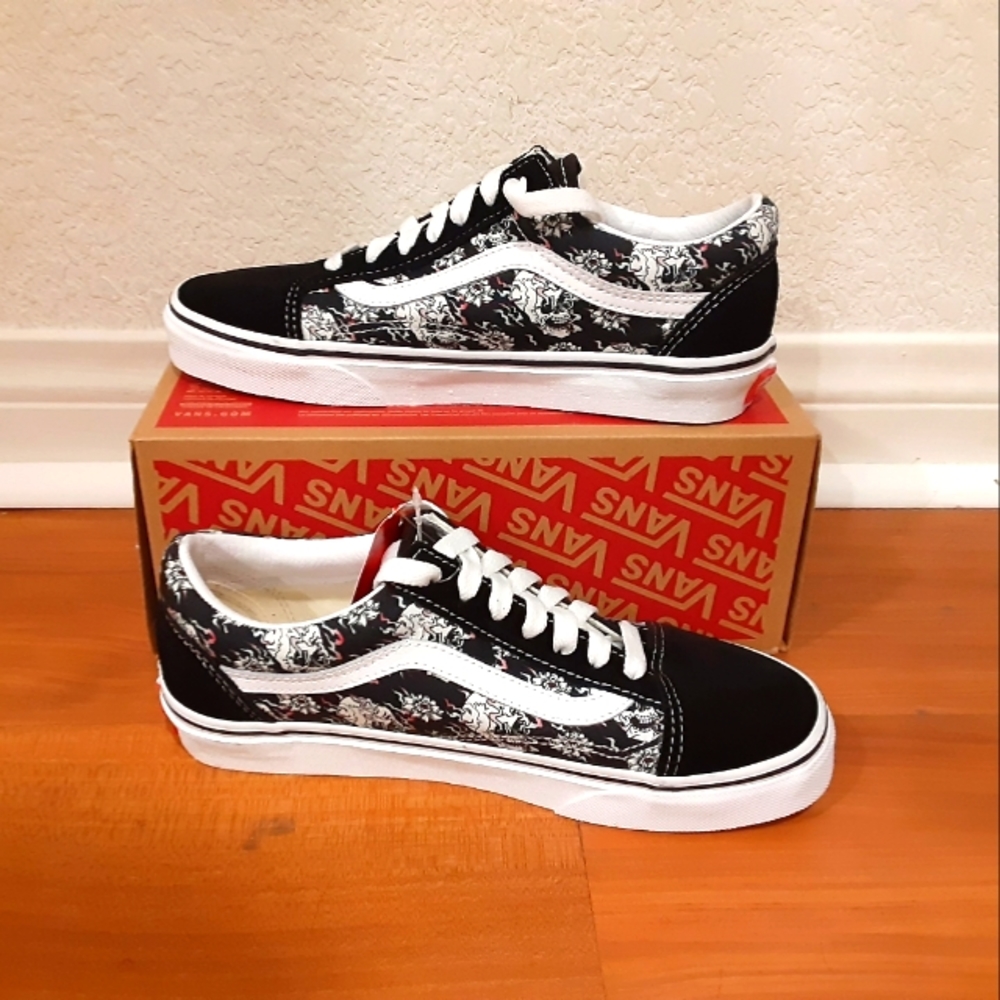 Vans - Picture 3 of 4